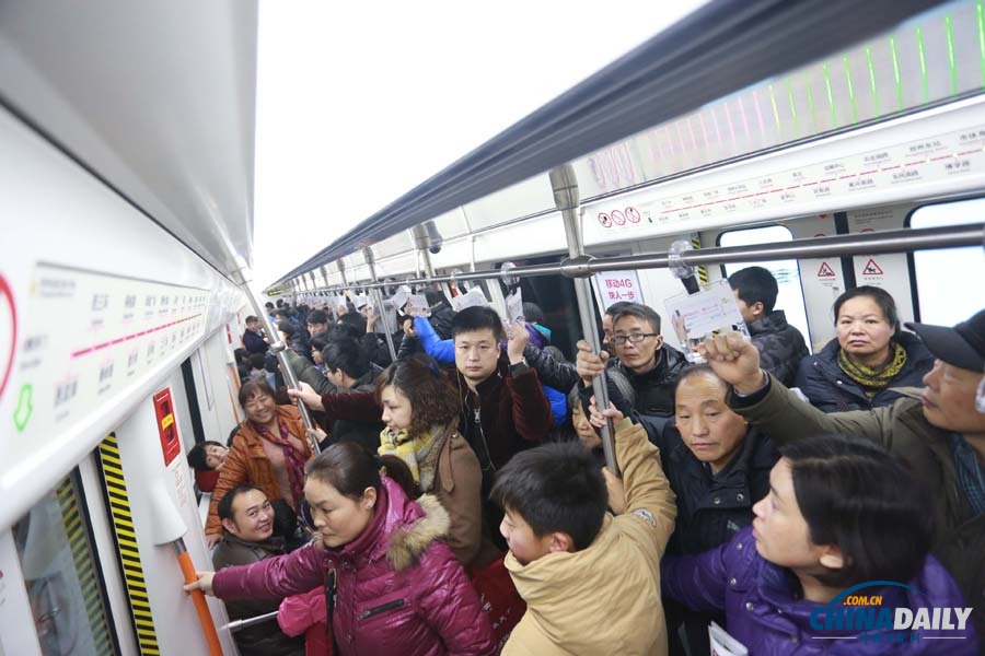 河南首條地鐵正式運(yùn)營 古都鄭州邁入“地鐵時代”