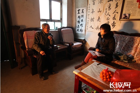 “無(wú)腿老兵”馬三?。簽樽訉O后代留下一片綠蔭