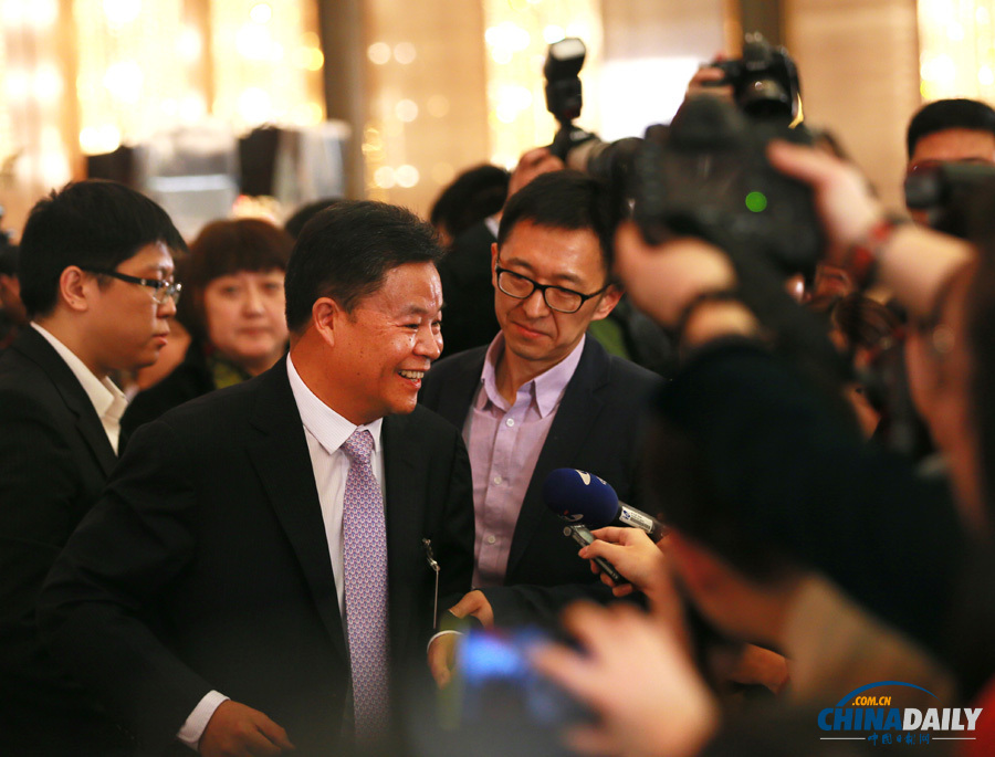 全國政協(xié)十二屆二次會(huì)議舉行新聞發(fā)布會(huì)