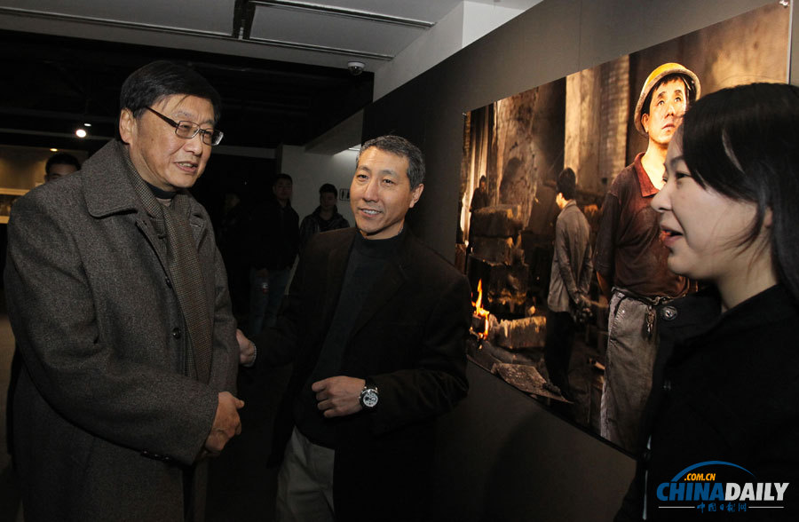 “王文瀾與北影學(xué)生的影像對話”攝影展在京開幕