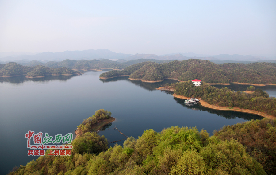 “第六屆全國網(wǎng)絡(luò)媒體江西游”采訪團(tuán)暢游桃花島