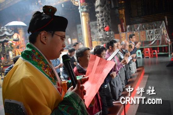 臺(tái)南進(jìn)入枯水期 水利官員三跪九叩祈雨