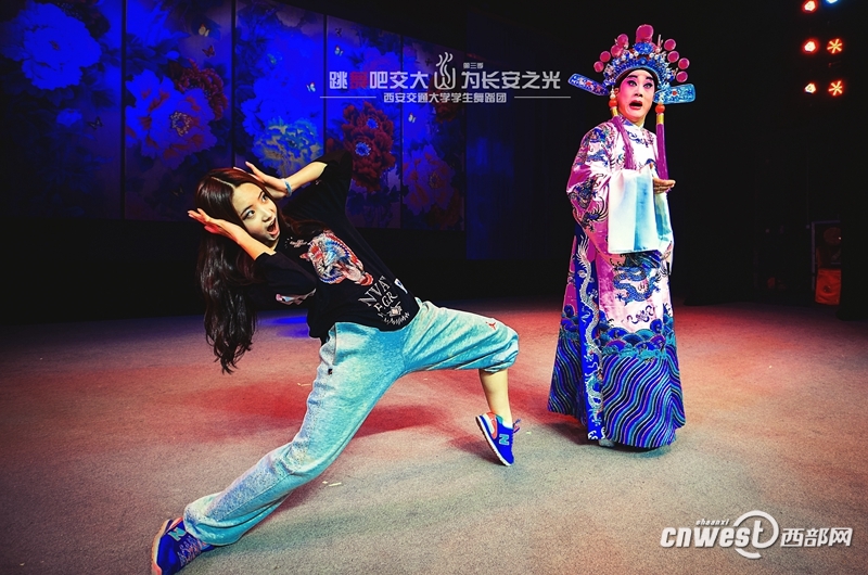 “跳舞吧，交大！”走紅網(wǎng)絡(luò) 高難度動作獲網(wǎng)友點(diǎn)贊