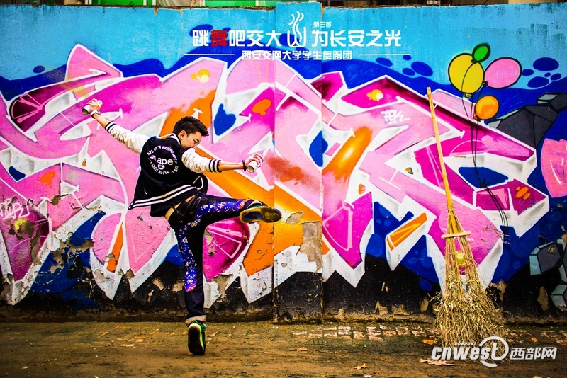 “跳舞吧，交大！”走紅網(wǎng)絡(luò) 高難度動作獲網(wǎng)友點(diǎn)贊