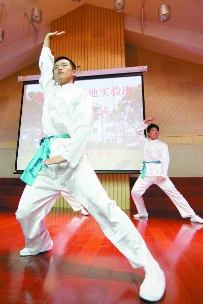 上海一所中學(xué)開(kāi)設(shè)男生班:根據(jù)男生特質(zhì)培養(yǎng)學(xué)生