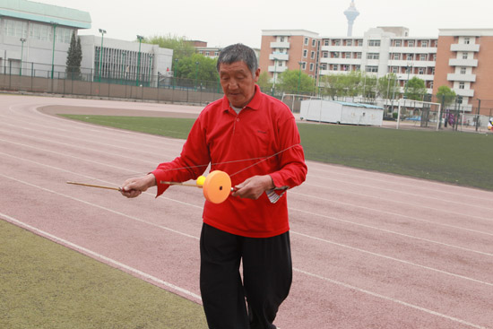 南開(kāi)留學(xué)生舉辦中國(guó)傳統(tǒng)文化主題運(yùn)動(dòng)會(huì)