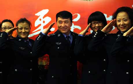成龍獻聲續(xù)寫“警察故事”（圖）