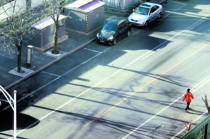 停車(chē)費(fèi)上調(diào) 商街景點(diǎn)停車(chē)數(shù)量銳減 管理員發(fā)愁