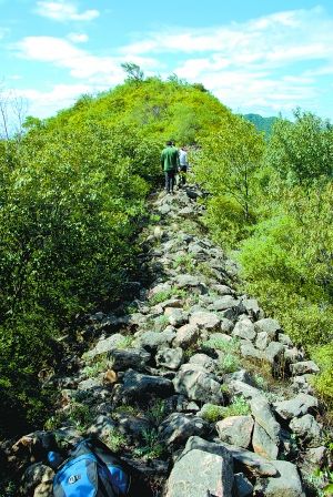 北京昌平山區(qū)發(fā)現(xiàn)1500年前古長城（圖）