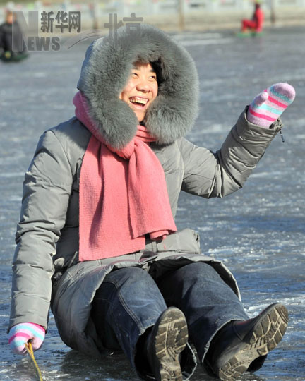 冰雪樂(lè)趣（圖）