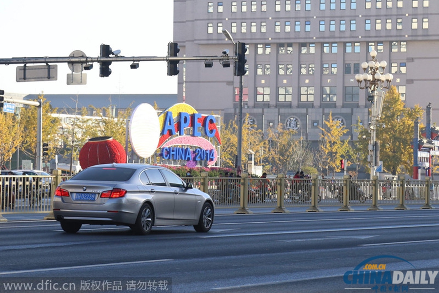 北京今起實(shí)施機(jī)動(dòng)車單雙號限行措施