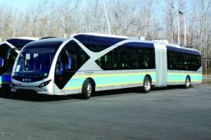 北京最長(zhǎng)電車將投入使用 車身18米有4個(gè)車門