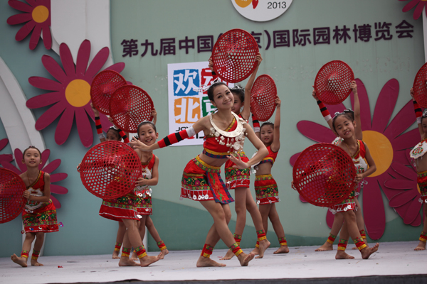 “歡動北京”2013國際青少年文化藝術(shù)交流周北京園博園啟動