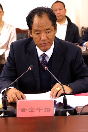 昌都地區(qū)主要領(lǐng)導(dǎo)與國內(nèi)主要網(wǎng)絡(luò)媒體見面會(huì)