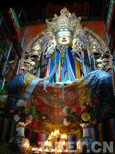 強巴林寺：康區(qū)最大的格魯派寺廟