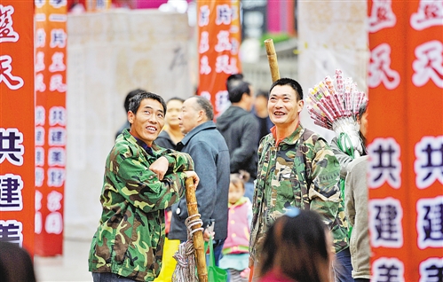 重慶第八個農(nóng)民工日主會場活動舉行