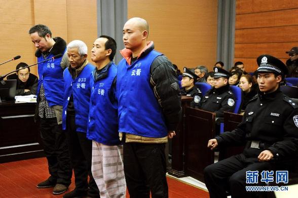 四名盜賣(mài)三峽庫(kù)區(qū)珍貴文物被告人在重慶云陽(yáng)出庭受審