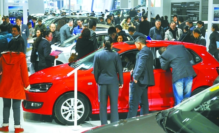 2013重慶汽車消費(fèi)節(jié)首日 重慶市民每分鐘買走3輛車