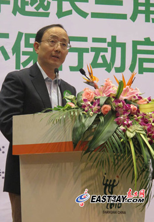 世博低碳運(yùn)動啟動 周迅助陣綠色出行