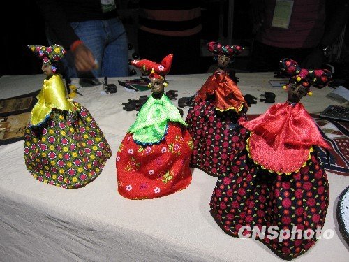 外國(guó)國(guó)家館館長(zhǎng)看世博：中國(guó)游客讓人感動(dòng)(組圖)