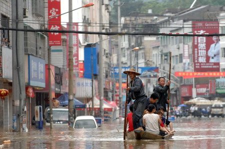 持續(xù)強降雨引發(fā)洪澇災害