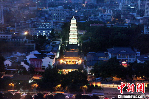 福州千年古剎白塔寺舉行佛像開(kāi)光儀式