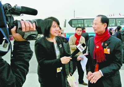 全國人大代表章聯(lián)生向記者講述長汀注重水土保持情況