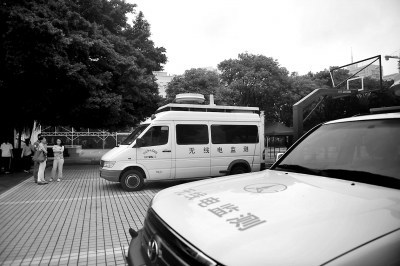 福建今年高考“安檢”“史上最嚴(yán)” 測(cè)口袋測(cè)耳朵