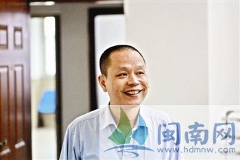 外來(lái)客乘車落下10萬(wàn)元 泉州司機(jī)尋施主全部歸還
