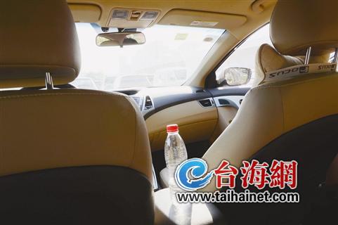 夏天車里的礦泉水有毒? 真相：瓶子只會變形