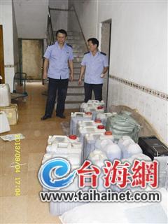 “地溝麻油”竟賣給學(xué)校食堂 近2000斤地溝油被查