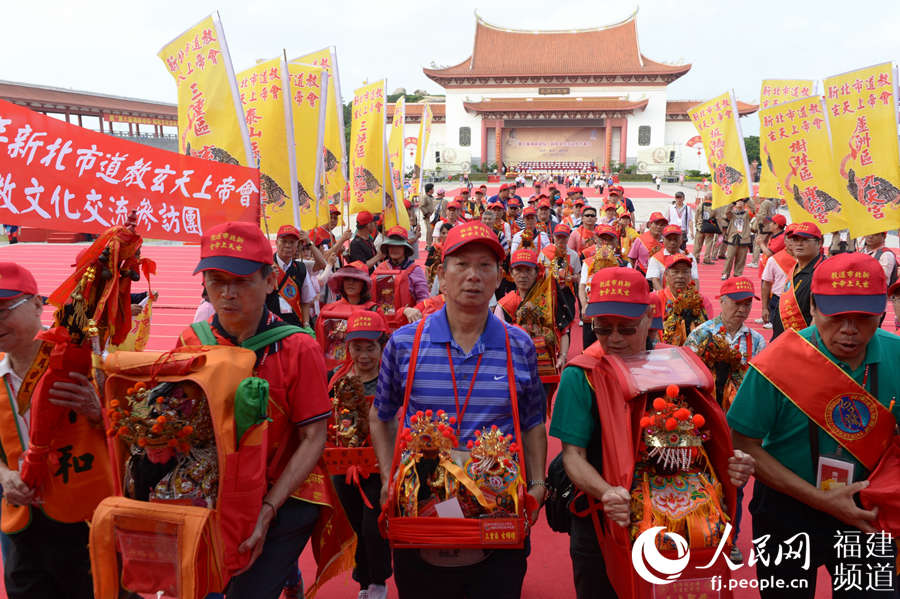 莆田媽祖文化活動(dòng)周揭幕 萬名信眾齊拜媽祖寫下史上之最(組圖)