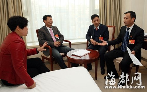 尤權(quán)希望福建代表提出有針對性、建設(shè)性意見建議
