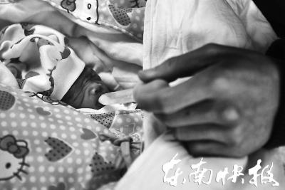 閩侯一32歲產(chǎn)婦懷孕26周 生下巴掌大試管雙胞胎