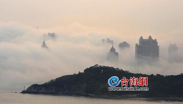 濃霧“吞沒(méi)”鷺島 廈門(mén)昨日兩次發(fā)布黃色大霧預(yù)警