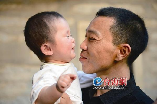 “奇跡寶寶”趙平安一周歲 后續(xù)可能還要做手術