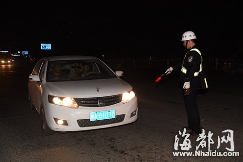 福州：濫用遠(yuǎn)光燈回潮 半個(gè)小時(shí)7名司機(jī)被查