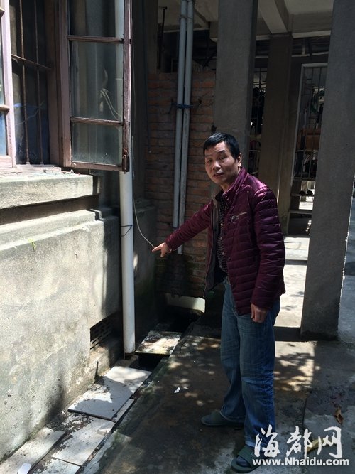 福州：陽臺建廁所糞水直通排水溝 熏壞一樓住戶