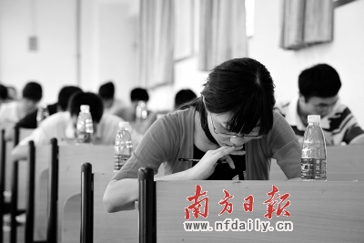 廣州從工農(nóng)中選拔公務(wù)員昨進(jìn)行 7714人爭(zhēng)33職