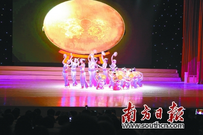廣東工人藝術(shù)團(tuán)進(jìn)汕尾:精選編排當(dāng)?shù)靥厣?jié)目