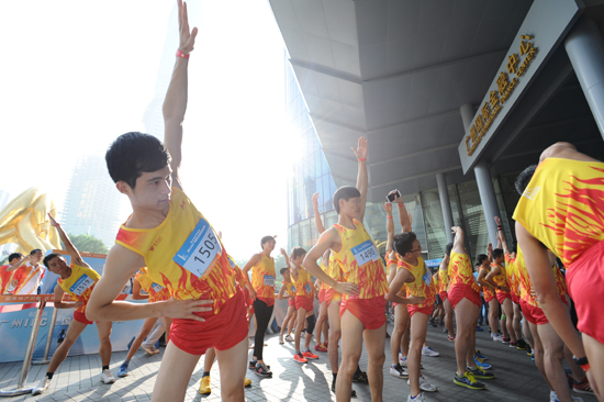 13分54秒！奧運選手勇奪廣州IFC登高賽冠軍