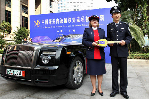 失竊轎車(chē)被海關(guān)查獲 中法國(guó)際司法合作輾轉(zhuǎn)歸還