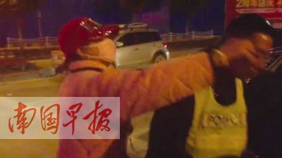 女子涉嫌酒后開(kāi)車(chē) 把民警抓傷叫囂法律算什么