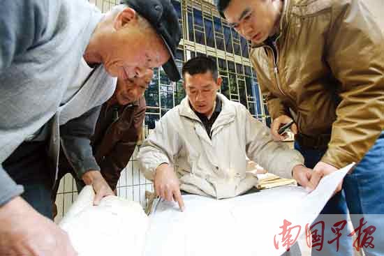 拆，還是不拆？一堵圍墻引發(fā)小區(qū)業(yè)主對峙