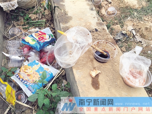 廣西大學(xué)實(shí)驗(yàn)基地變燒烤場(chǎng) 一塊地里紅薯窯超30個(gè)