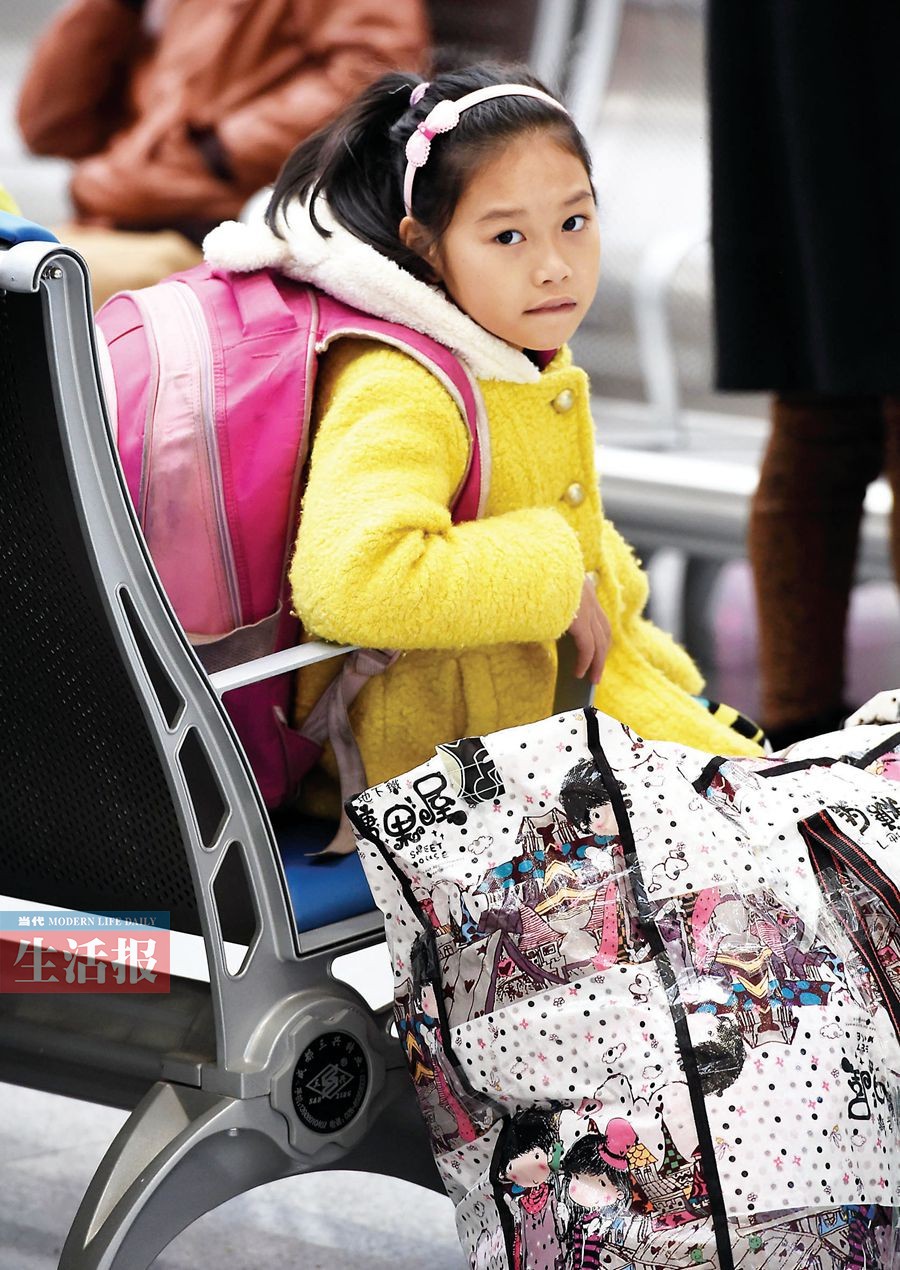 春運(yùn)首日南寧運(yùn)送旅客18萬人 火車東站迎大考