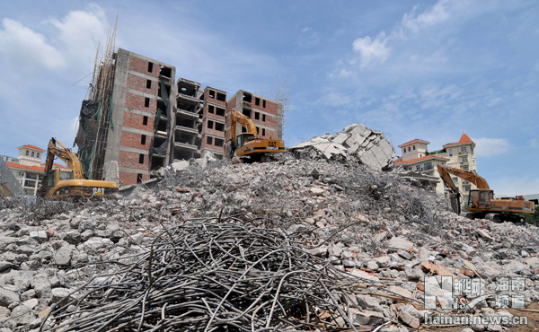 ?？谏习肽瓴鸪`法建筑近30萬平方米