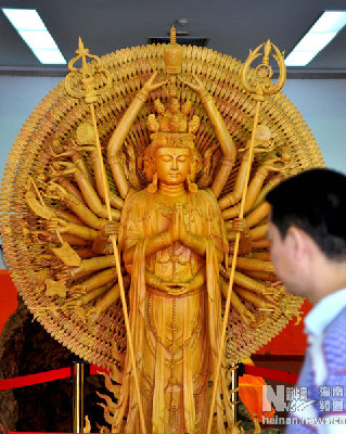海南海口：根雕藝術(shù)精品展免費展出半個月