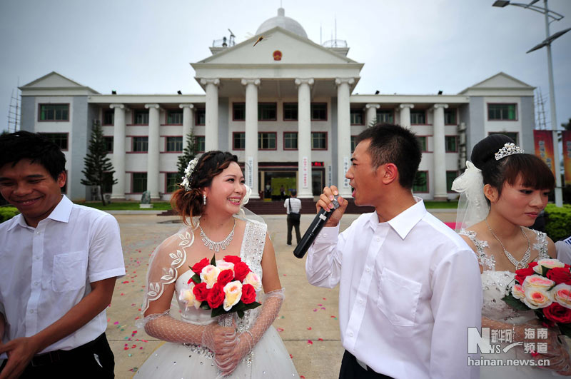 海南三沙七對(duì)新人永興島上集體婚禮 喜結(jié)良緣