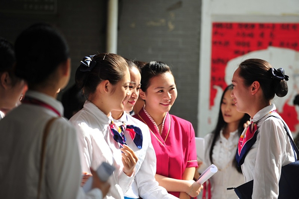 南航在瓊招乘面試階段結(jié)束百人入圍